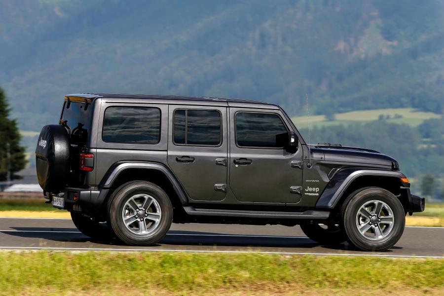  Jeep Wrangler Unlimited Sahara (JL) 2018 года  (WW) (фото 9 из 31)